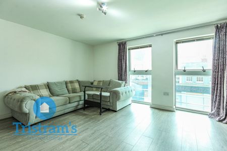 References Pending - 2 bed Apartment - Photo 5