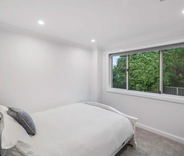 STUNNING DUPLEX IN POPULAR PICNIC POINT - Photo 5