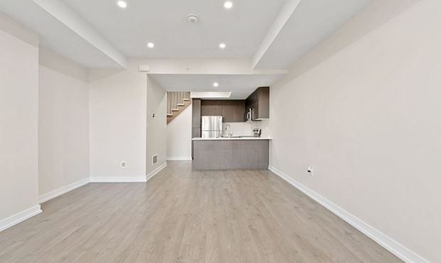 For Lease - 1555 Kingston Road Unit# 404, Pickering, Ontario - Photo 1