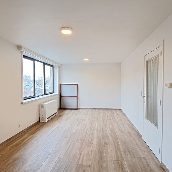 Vernieuwd 1-slaapkamerappartement te huur in Kristus-Koning Brugge - Photo 1