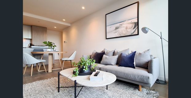 Amazing 2bed 1 bath apartment at $870pw - Photo 1