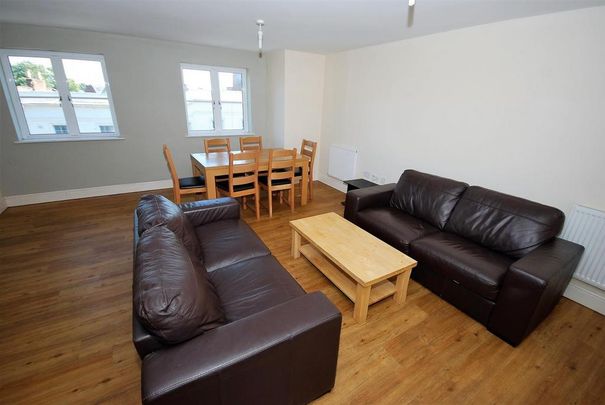 6 bedroom flat to rent - Photo 1