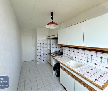 Location Appartement 4 pièces 73m² LILLE 59000 - Photo 4