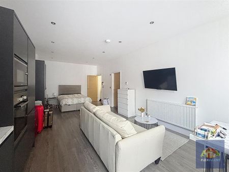 Studio to rent - Photo 2