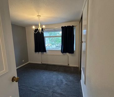 3 Bed Terraced House, Ledbrooke Close, M5 - Photo 6