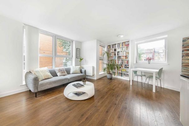 2 bedroom flat to rent - Photo 1