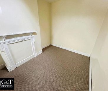 3 bedroom flat to rent - Photo 2