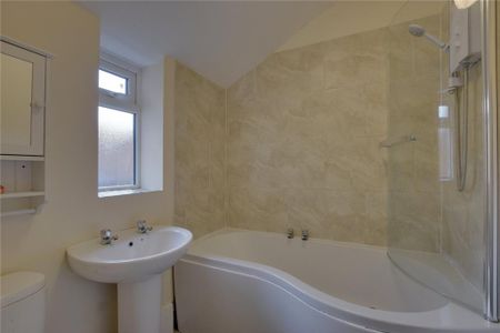 2 bedroom semi-detached house to rent - Photo 5