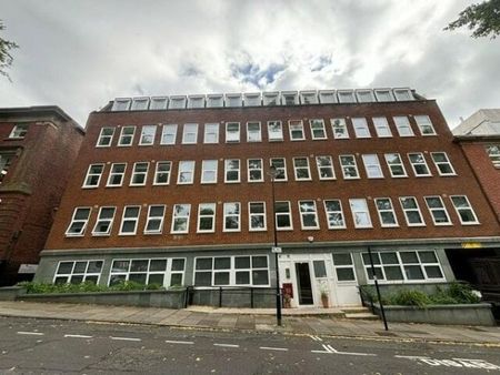 Charles House, Winckley Square - Photo 4