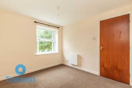 2 bed Flat for Rent - Photo 5