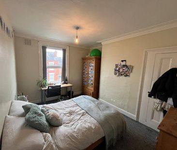 Room in a Shared House, Delph Mount, LS6 - Photo 5