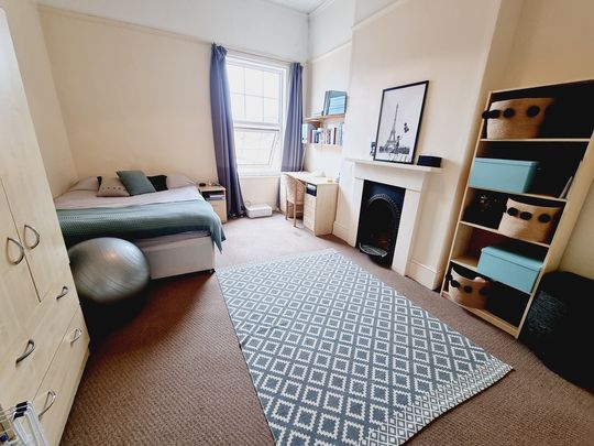 8 Bed Student Accommodation - Photo 1