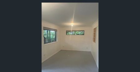 Open plan living, large sun room - Photo 2