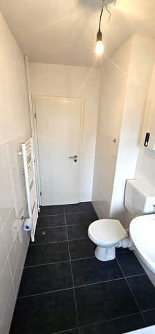 Toll geschnittene 2-Zimmer-Wohnung mit Balkon im EG! - Photo 3