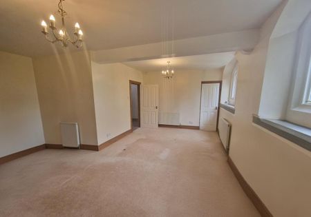 4 bedroom semi-detached house to rent - Photo 3