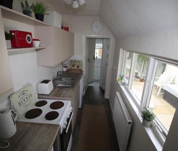 2 bedroom terraced house to rent - Photo 6