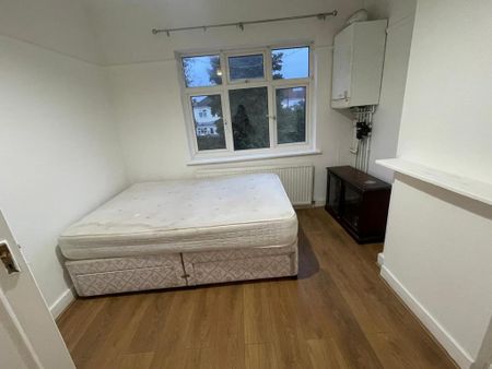 4 bedroom terraced house to rent - Photo 5
