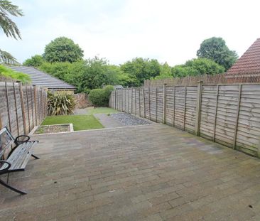 4 bedroom terraced house to rent - Photo 3