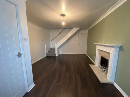 3 bedroom semi-detached house to rent - Photo 2