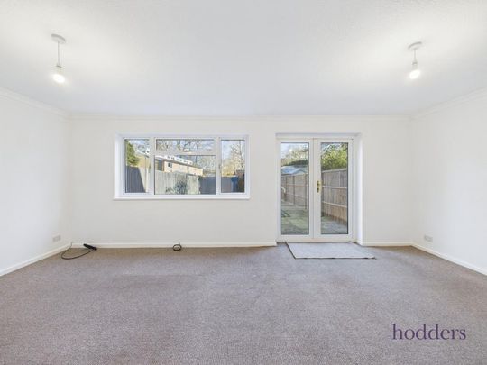 4 bedroom terraced house to rent - Photo 1