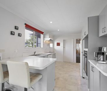 8 Stackhouse Avenue, Bishopdale - Photo 2