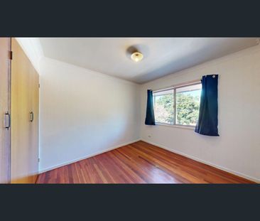 129 Granadilla Street, MacGregor, Qld 4109 - Photo 2