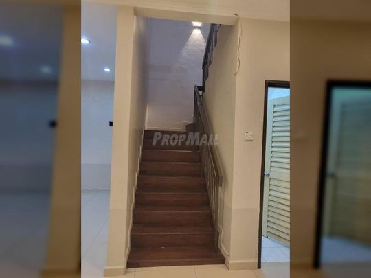 BANDAR PUTERI KLANG DOUBLE STOREY TERRACE HOUSE FOR RENTAL AT KLANG - Photo 1