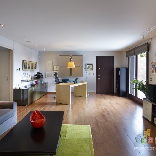 Detached House for rent - Photo 1
