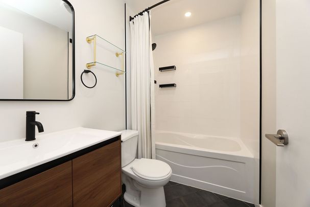 For Lease - 33 Mill Street Unit# 817, Toronto, Ontario - Photo 1