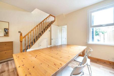 Leytonstone, Leytonstone, E11 - Photo 5