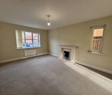 4 bedroom detached house to rent - Photo 2