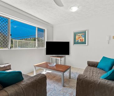 Shared female student accomodation - availabe now - Photo 2