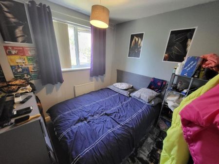 3 bedroom end of terrace house to rent - Photo 2