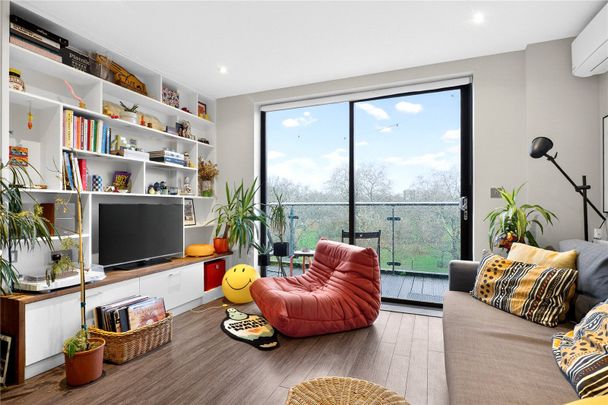 Essex Wharf, London, E5 9QQ - Photo 1