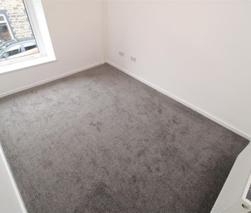 House - Terraced For Rent Fox Street, Treharris - Photo 2
