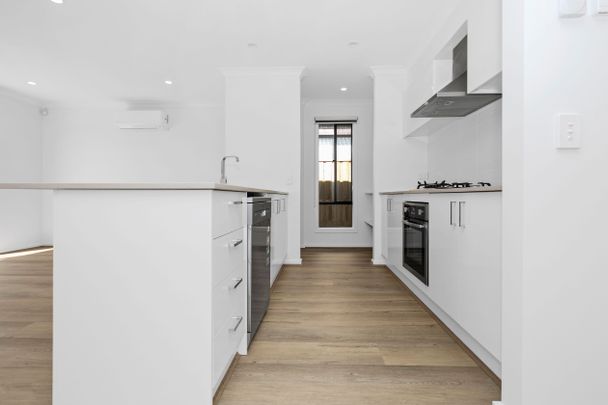 Convenient Low Maintenance Living! - Photo 1