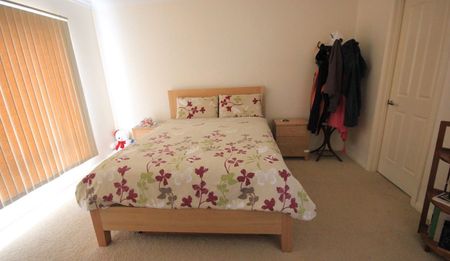 2/15 Roslyn Road - Photo 2