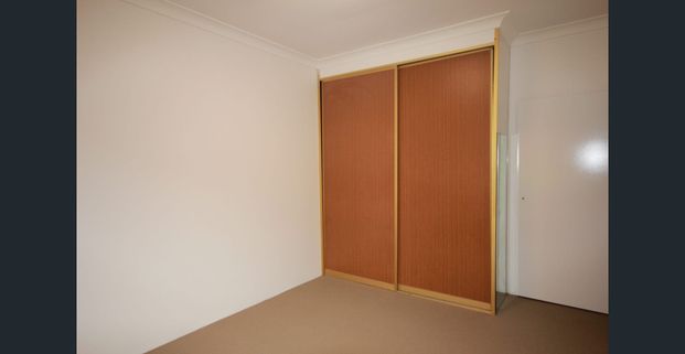 LOVELY APARTMENT IN A GREAT LOCATION! - Photo 1