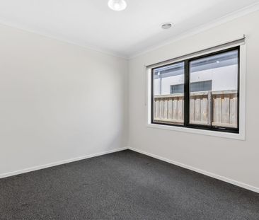 Space, Comfort & Coastal Living - Photo 6