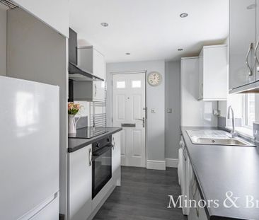 2 bedroom maisonette to rent - Photo 2