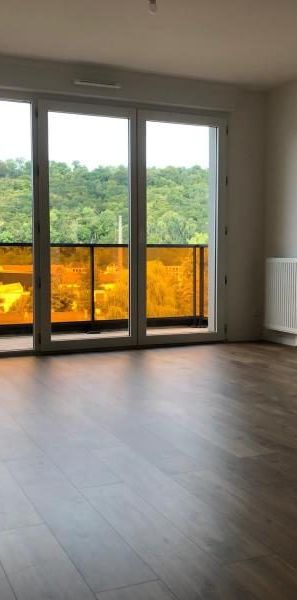 Location Appartement 3 pièces 62m² NOTRE DAME DE BONDEVILLE 76960 - Photo 1