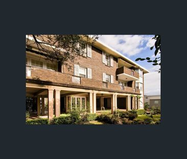 Sunny, Spacious Apartment in Quiet Killara Setting - Photo 2