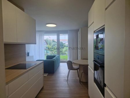 Pronájem bytu 1+kk 38 m2 - Fotografie 3
