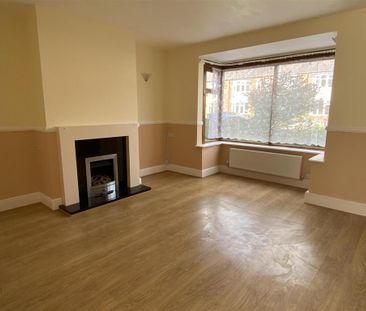 2 bedroom end of terrace house to rent - Photo 2