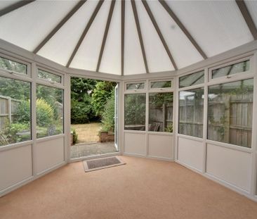 2 bedroom semi-detached house to rent - Photo 6