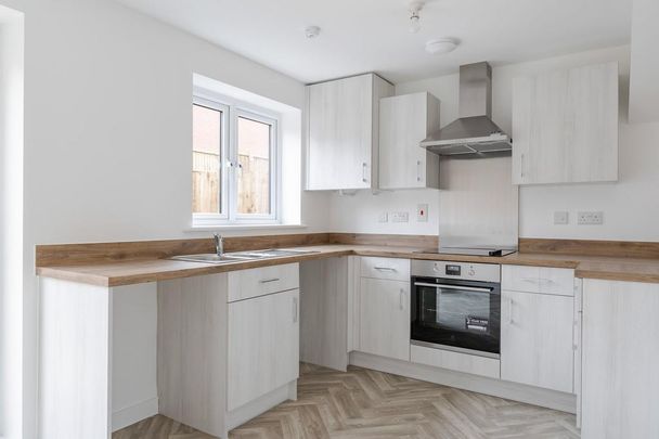 3 bedroom semi-detached house to rent - Photo 1