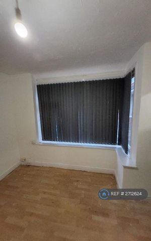 2 bedroom semi-detached house to rent - Photo 3