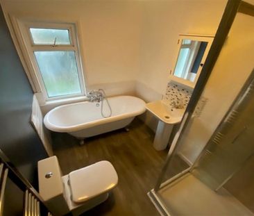 2 bedroom terraced house to rent - Photo 4