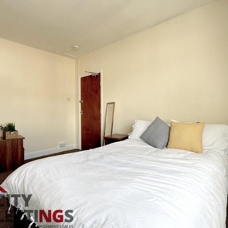 4 bedroom terraced house to rent - Photo 1