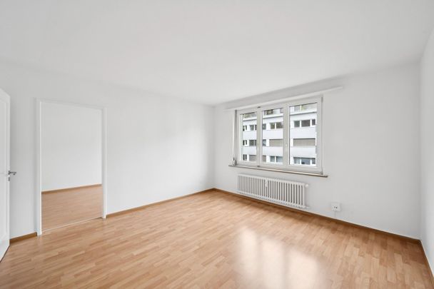 Schöne 3 ZWG mit grossem Balkon! - Photo 1